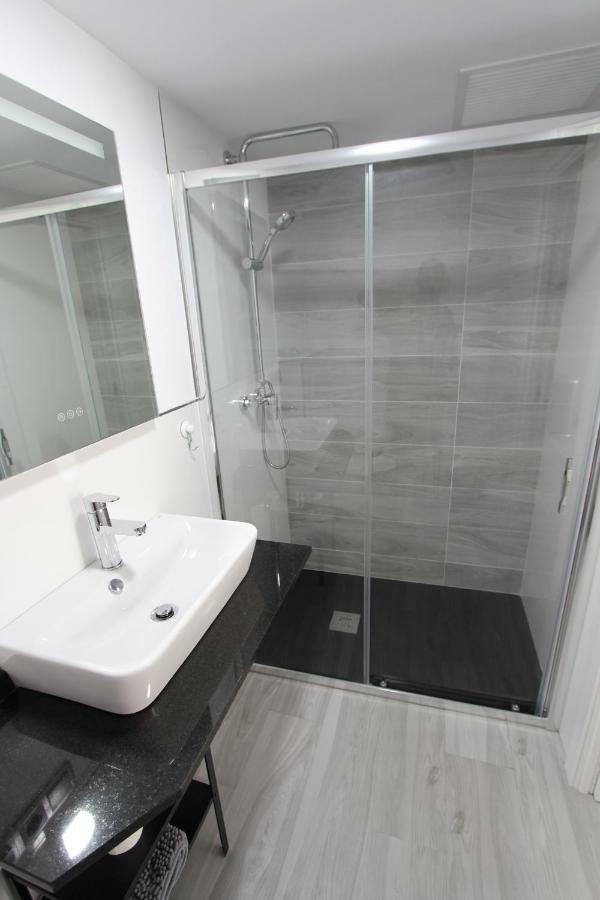 Apartamento 2 Gran8เนร์คา ภายนอก รูปภาพ